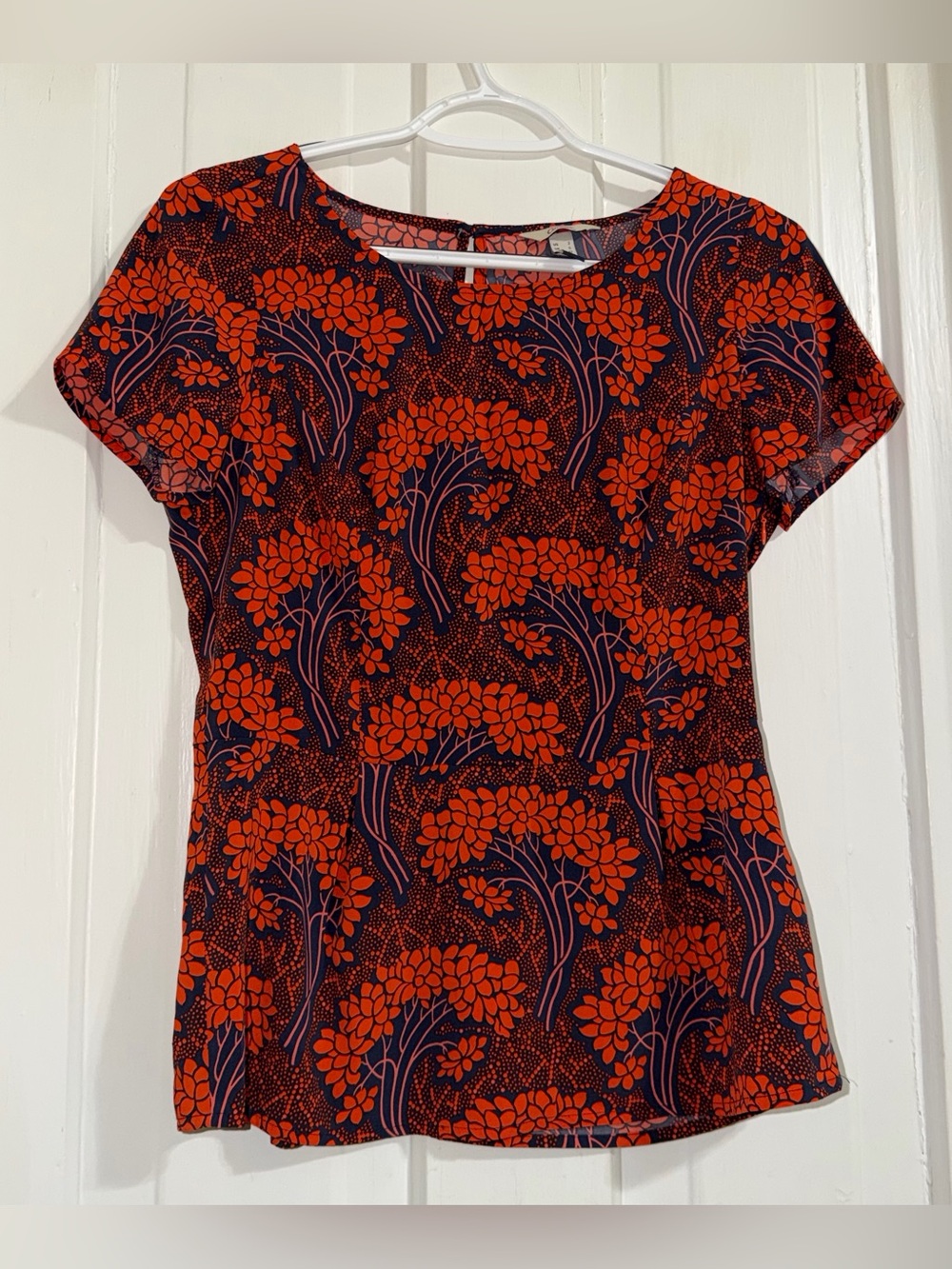Women's size 2 (XS) zip side shirt blouse Floral Short-Sleeve Top - Floral